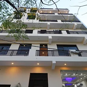 3* Hotel Airlift At Delhi Airport